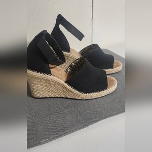 Elegant Black Wedge Sandals